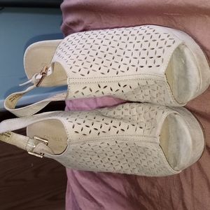 Chinese Laundry Tan Wedge